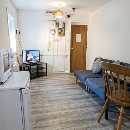 Cozy Central Apartments - With Private Kitchens & Bathrooms Portsmouth Dış mekan fotoğraf