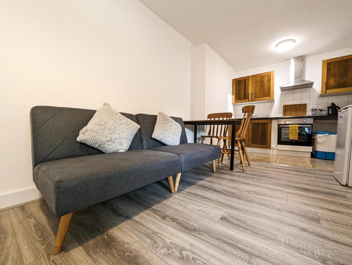 Cozy Central Apartments - With Private Kitchens & Bathrooms Portsmouth Dış mekan fotoğraf