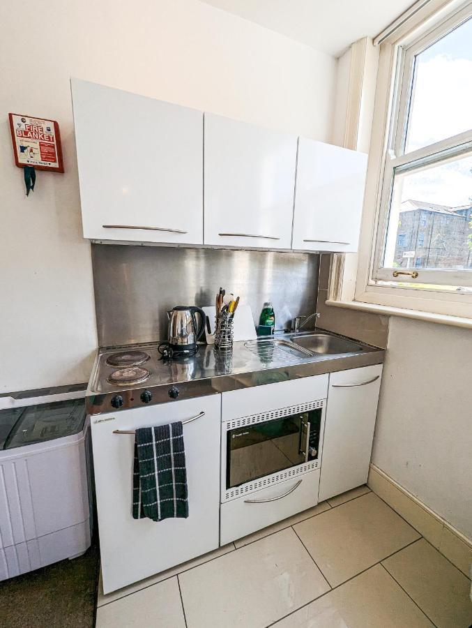 Cozy Central Apartments - With Private Kitchens & Bathrooms Portsmouth Dış mekan fotoğraf